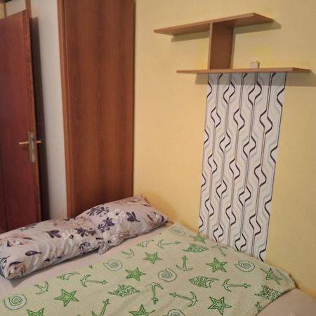 Stan Za Iznajmuvanje So Parking,Blisku Do Centar. Куманово Экстерьер фото