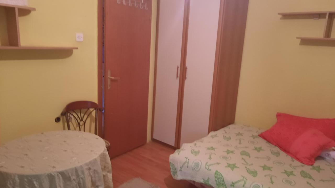 Stan Za Iznajmuvanje So Parking,Blisku Do Centar. Куманово Экстерьер фото