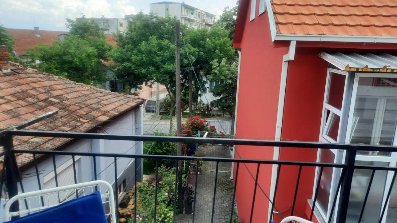 Stan Za Iznajmuvanje So Parking,Blisku Do Centar. Куманово Экстерьер фото